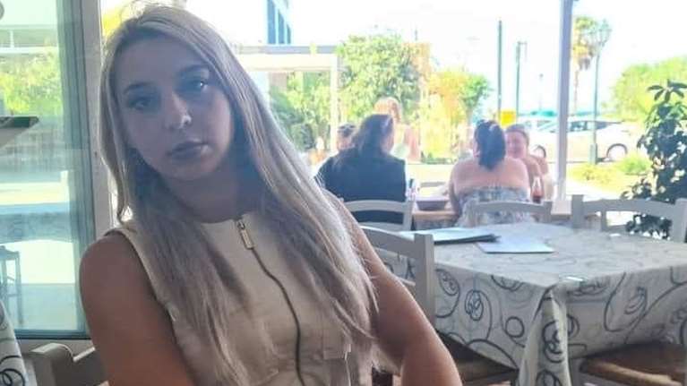 Κορυφώνεται η αγωνία για την 27χρονη στην Κω: Στο νησί η μητέρα της - &quot;Η ζωή μου δεν έχει νόημα&quot;, λέει ο σύντροφός της