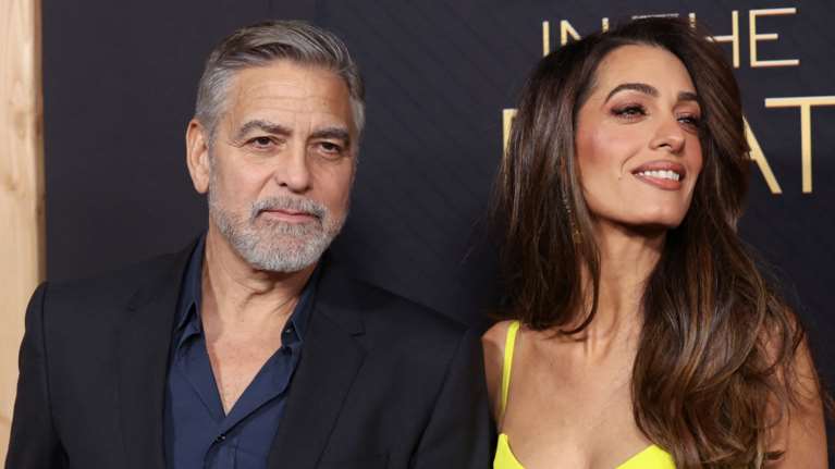 Αμάλ και Τζορτζ Κλούνεϊ: Οι απλές κινήσεις τους που φανερώνουν πόσο αγαπημένοι και δεμένοι είναι