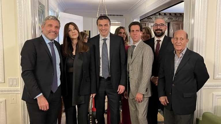 Η Μόνικα Μπελούτσι στο Γενικό Προξενείο της Ελλάδας στη Νέα Υόρκη- Τους μάγεψε όλους