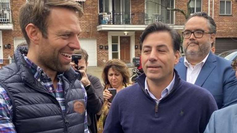 Κασσελάκης: Τα Χάμπτονς δεν μου αρέσουν καθόλου, παντρεύτηκα στο Μπρούκλιν - Αυτά είναι fake news [βίντεο]