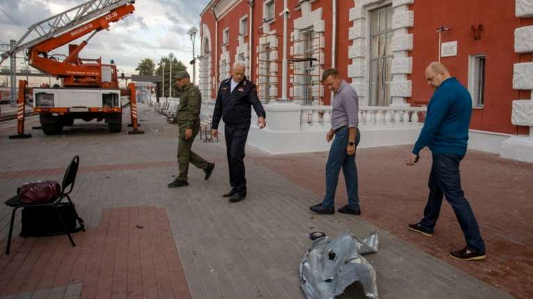 Ρωσία: Ουκρανικό drone συνετρίβη στον σιδηροδρομικό σταθμό της πόλης Κουρσκ - Πέντε τραυματίες