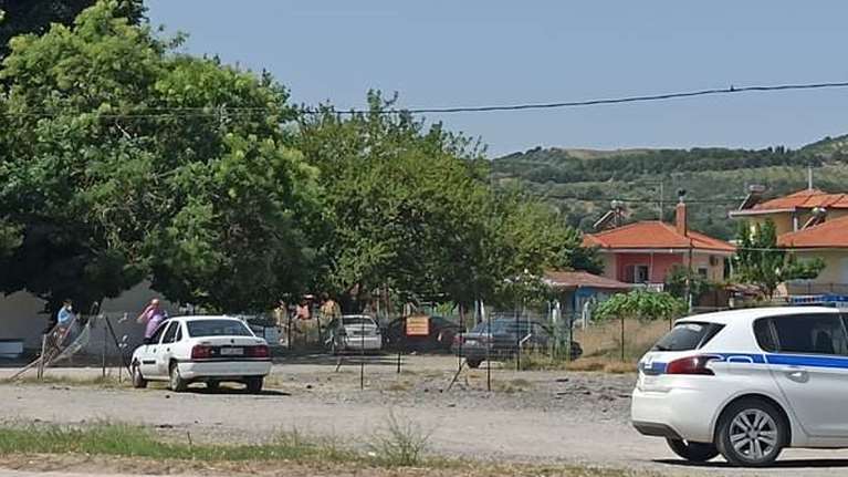 Λάρισα - Νέα γυναικοκτονία: Πυροβόλησε τη 43χρονη γυναίκα του μέσα σε ταβέρνα - Ο 54χρονος δράστης συνελήφθη [εικόνες]