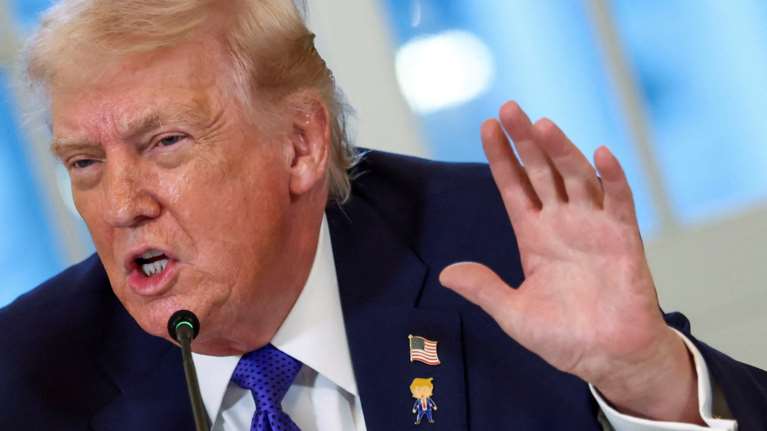 Τραμπ για Μινεάπολη: "Η κυβέρνηση εξετάζει τα πάντα" - Δηλώσεις στη Wall Street Journal