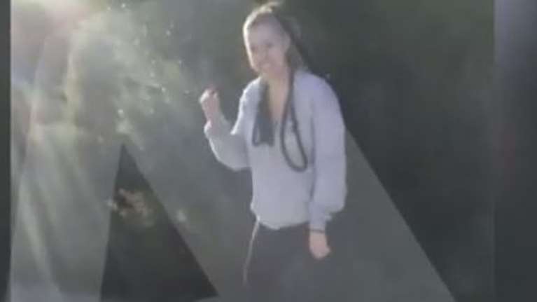 Γλυκά Νερά: Ανατριχιαστικό βίντεο από το κινητό του Αναγνωστόπουλου με την Καρολάιν - Xαρούμενη με το κουτάβι της