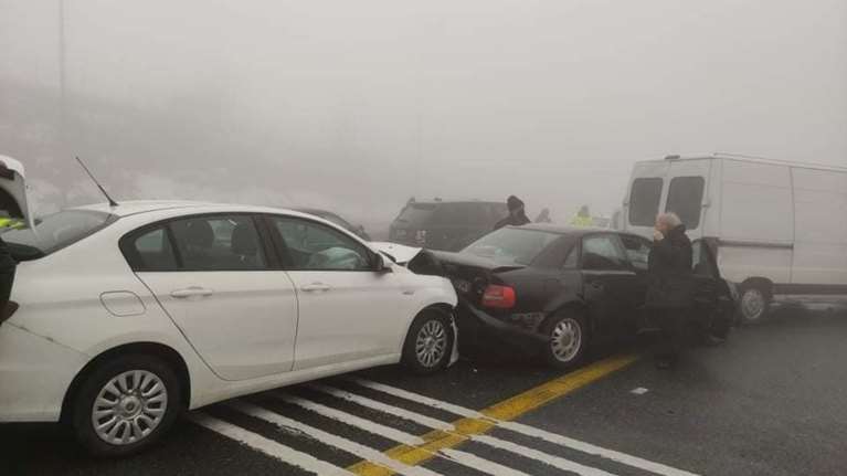 Εγνατία Οδός: 13 οι τραυματίες από την καραμπόλα 30 αυτοκινήτων - Πώς έγινε το ατύχημα [Εικόνες, βίντεο]