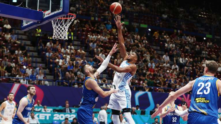 Ευρωμπάσκετ: Ο ασταμάτητος Γιάννης έδωσε την πρώτη θέση στην Εθνική - 99-79 την Ουκρανία