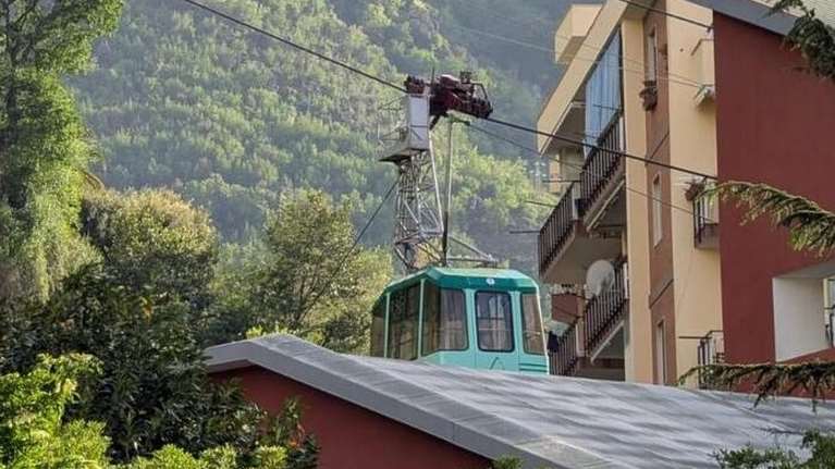 Αδιανόητη τραγωδία στη Νάπολη: 4 νεκροί από πτώση τελεφερίκ - Σε σοβαρή κατάσταση ακόμα ένας [βίντεο]