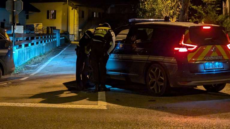 Σοκ στη Γαλλία με τρία νεκρά παιδιά: Ενδείξεις ότι τα μαχαίρωσε η 45χρονη μητέρα τους