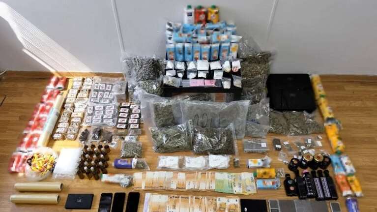 Διακινούσαν ναρκωτικά μεσα σε... συσκευασίες χυμού - Συνελήφθησαν τρία άτομα [εικόνες]