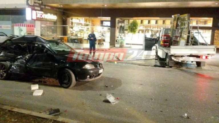 Φορτηγό συγκρούστηκε με ΙΧ στην Αθηνών-Πατρών - Δύο τραυματίες, ο ένας βρέθηκε 15 μέτρα μακριά