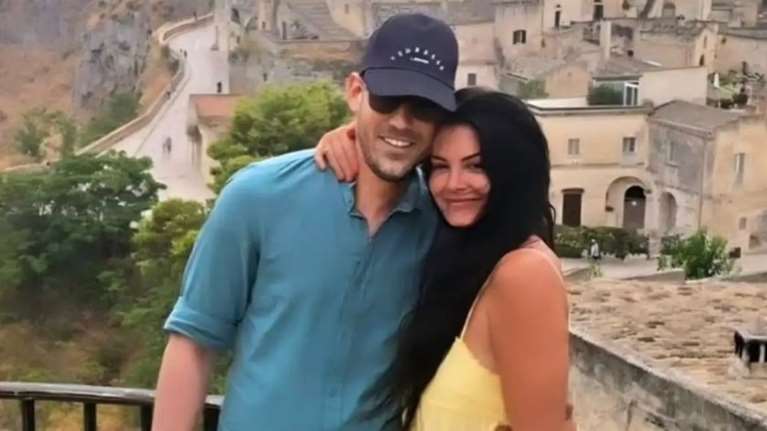 Κορινθίου - Καραθανάσης: Στις Ιταλικές Άλπεις  για τις πρώτες τους γιορτές μαζί