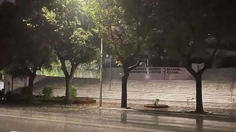 Καιρός: Συναγερμός για έντονα φαινόμενα τις επόμενες ώρες - Ποιες περιοχές θα βρεθούν στο επίκεντρο - Τι ισχύει για την Αττική