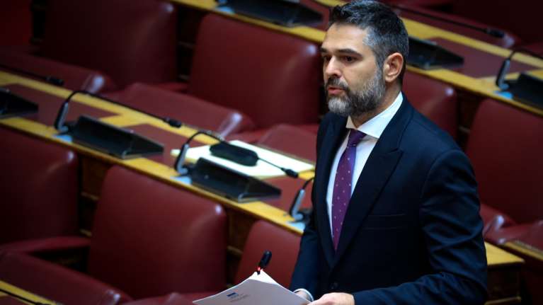 Φυλλορροεί ο ΣΥΡΙΖΑ: Παραιτήθηκε από κοινοβουλευτικός εκπρόσωπος ο Γιάννης Σαρακιώτης