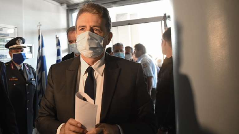 Στον Άρειο Πάγο ο Χρυσοχοϊδης: Ζήτησε ειδικό εισαγγελέα για το οργανωμένο έγκλημα - Παρέδωσε &quot;βαρύ φάκελο&quot;