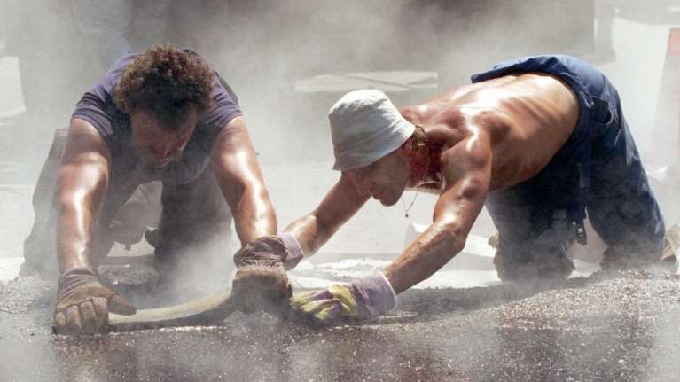 Καύσωνας προ των πυλών: Οι υποχρεώσεις των εργοδοτών - Όσα πρέπει να γνωρίζουν οι εργαζόμενοι