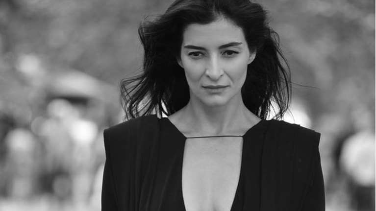 Αντιγόνη Κουλουκάκου: Η τόπλες φωτογραφία που δημοσίευσε και μετά διέγραψε γιατί ντράπηκε