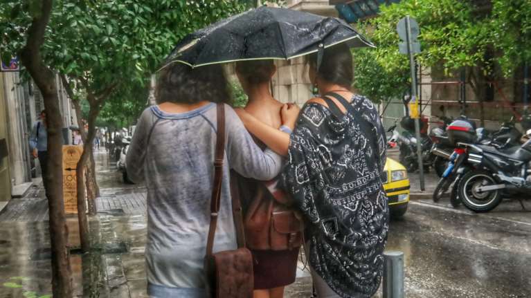 Εκτακτο δελτίο καιρού: Έρχεται ψυχρό μέτωπο - Απότομη πτώση της θερμοκρασίας, καταιγίδες και χαλάζι