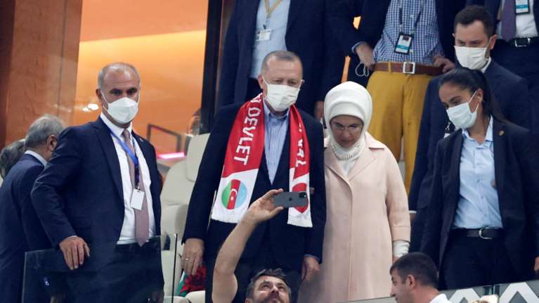 Euro 2020: Είδε από κοντά την εθνική Τουρκίας ο Ερντογάν - Παρών στο γήπεδο του Μπακού [Εικόνες]