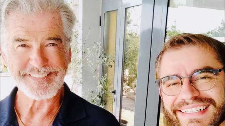 Κρουαζιέρα στο Αιγαίο για τον Πιρς Μπρόσναν: Επισκέφθηκε τη Λέσβο με τον δισεκατομμυριούχο φίλο του [εικόνες]