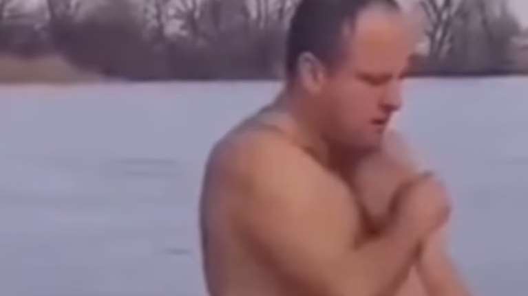 Ουκρανία: Ζήτησε από τη γυναίκα του να τραβήξει βίντεο καθώς βουτάει στο παγωμένο ποτάμι και...δεν βγήκε ποτέ