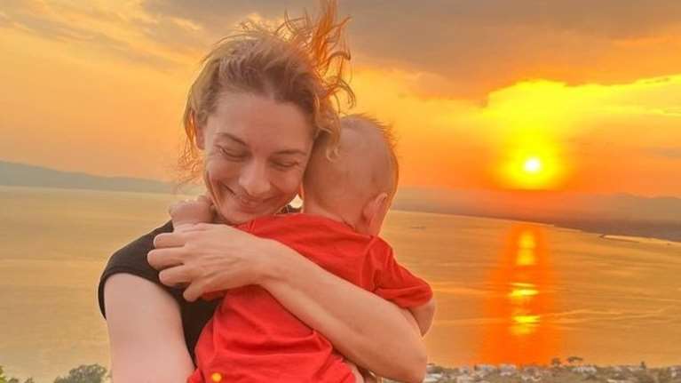 Γιούλικα Σκαφιδά: Φωτογραφίζει τον 9 μηνών γιο της παίζοντας πιάνο