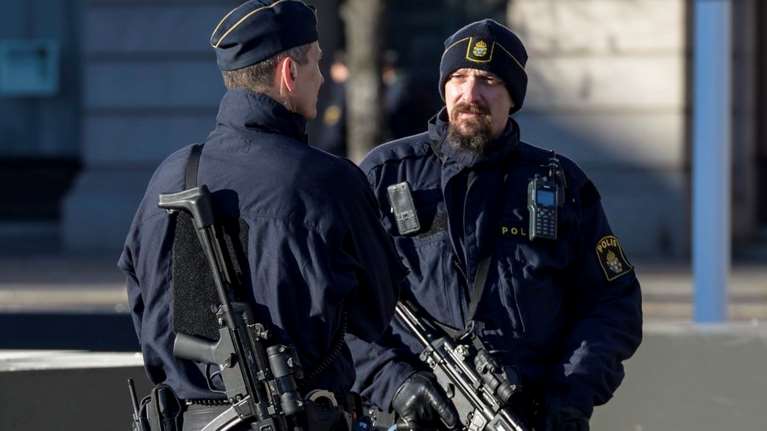 Συναγερμός στη Στοκχόλμη - Πληροφορίες για πυροβολισμούς σε εμπορικό κέντρο