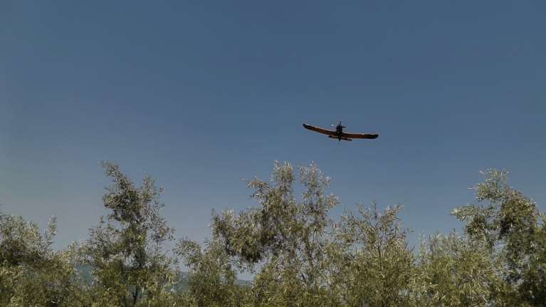 Φωτιά στο Χιλιομόδι Κορινθίας - Σηκώθηκαν εναέρια μέσα