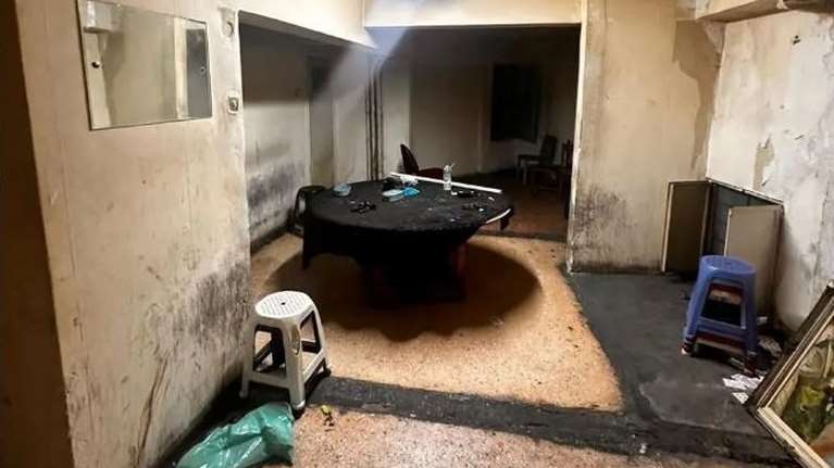 Έφοδος της ΕΛΑΣ σε σπίτι στο κέντρο της Αθήνας: Διακινούνταν ναρκωτικά και διεξάγονταν παράνομα τυχερά παιχνίδια - Έξι συλλήψεις