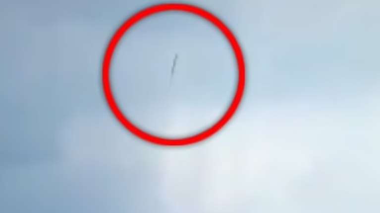 Απίστευτη εικόνα με τη συντριβή του κινέζικου Boeing 737: Η στιγμή της κάθετης πτώσης [βίντεο]