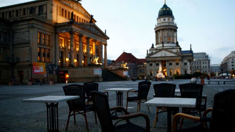 Κορονοϊός: Ξεκίνησε το light lockdown στη Γερμανία - Βελτίωση όχι νωρίτερα από το καλοκαίρι, λέει ο Γερμανός "Τσιόδρας"