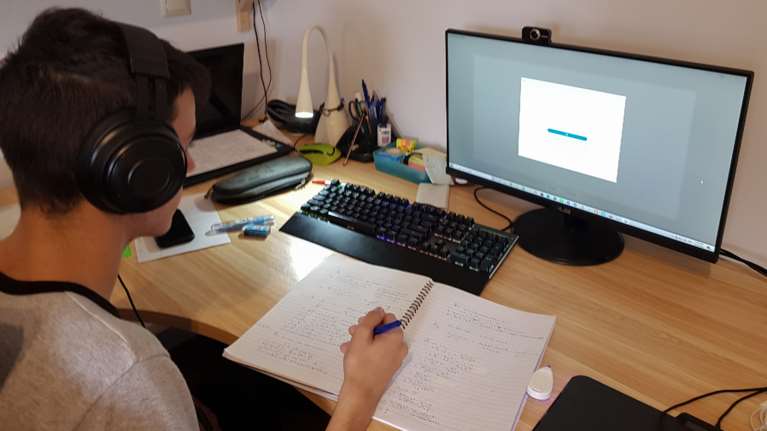 Σχολεία: Τί γίνεται όταν υπάρχουν αναστολές τμημάτων – Πώς και για ποιους γίνεται τηλεκπαίδευση