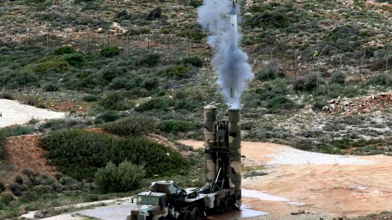 Financial Times: Ελλάδα και Ισπανία πιέζονται να δώσουν αντιαεροπορικά στην Ουκρανία - Θέλει τους ελληνικούς S-300 ο Ζελένσκι