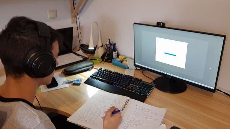 Τηλεκπαίδευση: Φταίει η Κεραμέως για το &quot;κρασάρισμα&quot; της τηλεκπαίδευσης;- Η αλήθεια και γιατί ο ΣΥΡΙΖΑ ζητάει την παραίτησή της