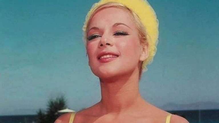 Αλίκη Βουγιουκλάκη: Σπάνια φωτό με τον μεγάλο της έρωτα, Γιώργο Ηλιάδη, στη θάλασσα στον Θεολόγο το &#39;80