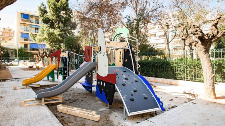 παιδικές χαρές