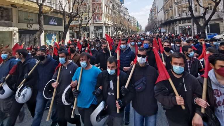 Θεσσαλονίκη: Πορεία φοιτητών ενάντια στο νομοσχέδιο Παιδείας [Εικόνες - Βίντεο]