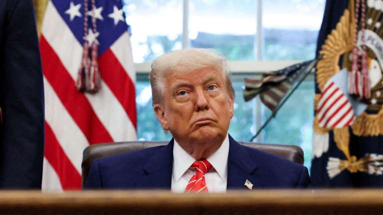 Ο Τραμπ μειώνει στο 80% τους δασμούς με την Κίνα - Η ανάρτηση λίγο πριν τις διαπραγματεύσεις στην Ελβετία