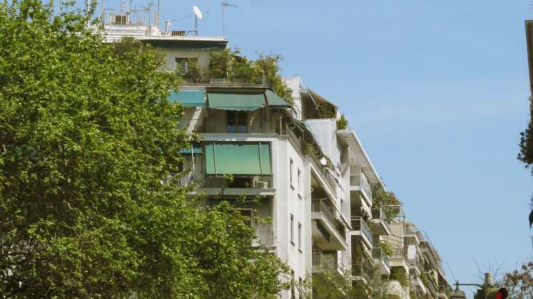 Τράπεζες: ΕΝΦΙΑ σε άτοκες δόσεις με πλαστικό χρήμα - Συνεχής άνοδος της χρήσης των καρτών πληρωμής