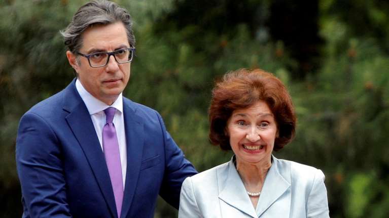 Συνεχίζει να προκαλεί η Σιλιάνοφσκα παρά τις αντιδράσεις - &quot;Έχω το δικαίωμα να χρησιμοποιώ το όνομα Μακεδονία&quot;