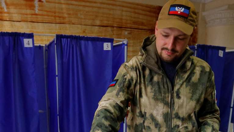 Ουκρανία: Με... σοβιετικά ποσοστά τα πρώτα αποτελέσματα των &quot;δημοψηφισμάτων&quot; - 96% υπέρ της ένταξης στη Ρωσία