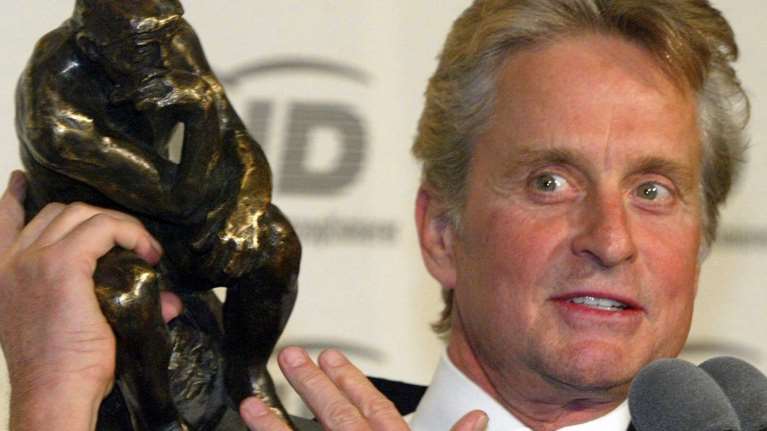 Αγνώριστος ο Μάικλ Ντάγκλας: Ατημέλητος &amp; καταβεβλημένος στη νέα του εμφάνιση