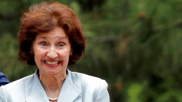 Ντόμινο αποδοκιμασιών για τη νέα πρόεδρο της Βόρειας Μακεδονίας: Αυστηρό μήνυμα από την Αθήνα, προειδοποιήσεις από τις Βρυξέλλες