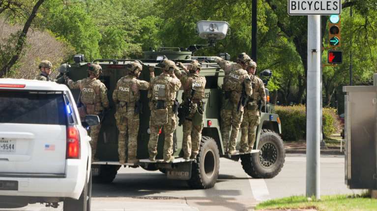 Πρώην βοηθός σερίφη ύποπτος για την τριπλή δολοφονία στο Τέξας