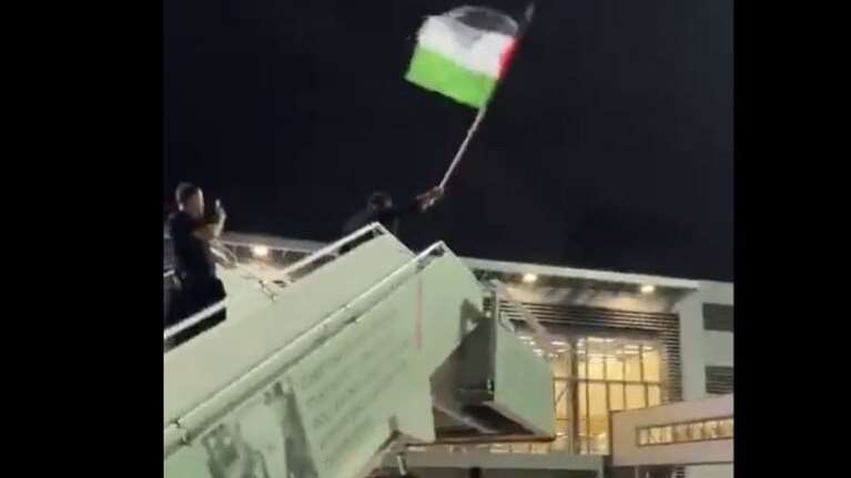 Ρωσία: Εισβολή φιλοπαλαιστινίων στο αεροδρόμιο του Νταγκεστάν - Θα προσγειωνόταν αεροσκάφος από το Ισραήλ [βίντεο]