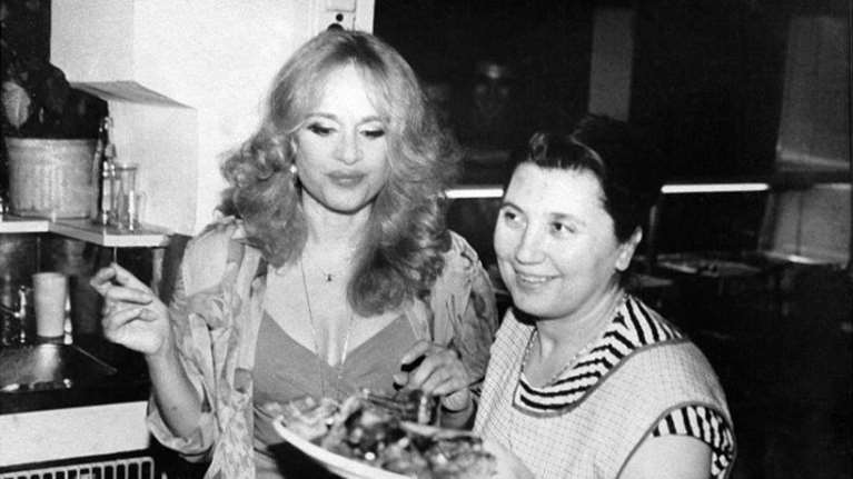 Επίδαυρος: Η Αλίκη, ο Κουν, ο Μινωτής... - Η ιστορία της Επιδαύρου μέσα από την περίφημη ταβέρνα του &quot;Λεωνίδα&quot;