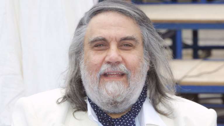 Βαγγέλης Παπαθανασίου: Στο Παρίσι έγινε η πολιτική κηδεία και η αποτέφρωση του σπουδαίου συνθέτη