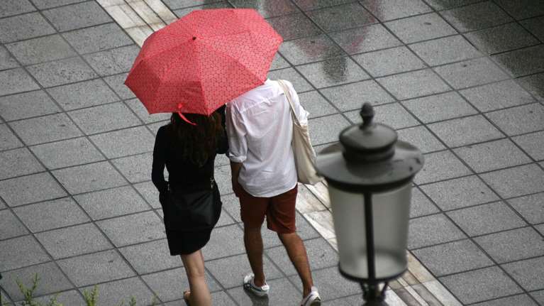 Κακοκαιρία: Βροχές και καταιγίδες και σήμερα - Πότε αναμένεται βελτίωση του καιρού