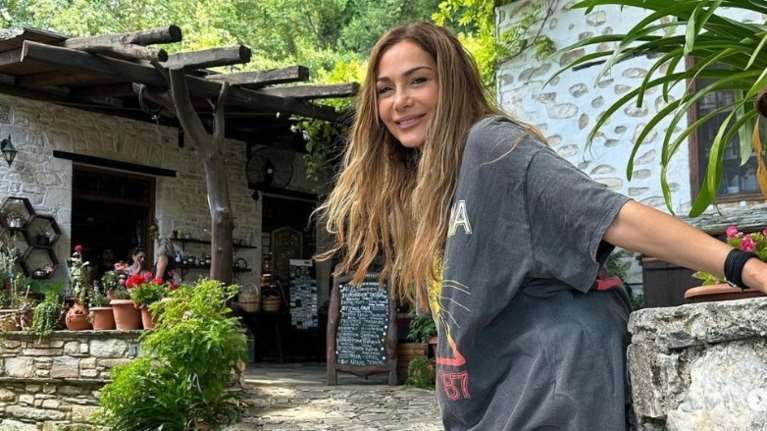 Στο Πήλιο για την ονομαστική της γιορτή η Δέσποινα Βανδή - Το μήνυμά της για τον Δεκαπενταύγουστο