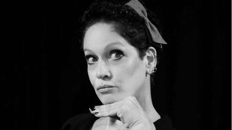 Βαρύ πένθος για τη Ρέα Τουτουνζή - Το σπαρακτικό αντίο στον πατέρα της [Εικόνες]