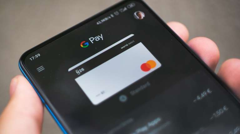 Αποζημίωση σε θύματα ηλεκτρονικής απάτης θα δίνουν οι τράπεζες - Ποια ποσά αφορά, τι θα ισχύει για την κλοπή καρτών